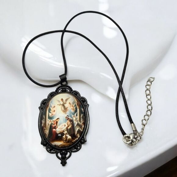 Nativity Scene Cabochon Glass Dome Black Portrait Pendant Mary Jesus Necklace - Picture 4 of 5